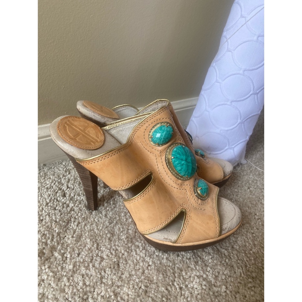 House of Harlow Size 8.5/39 Heels
